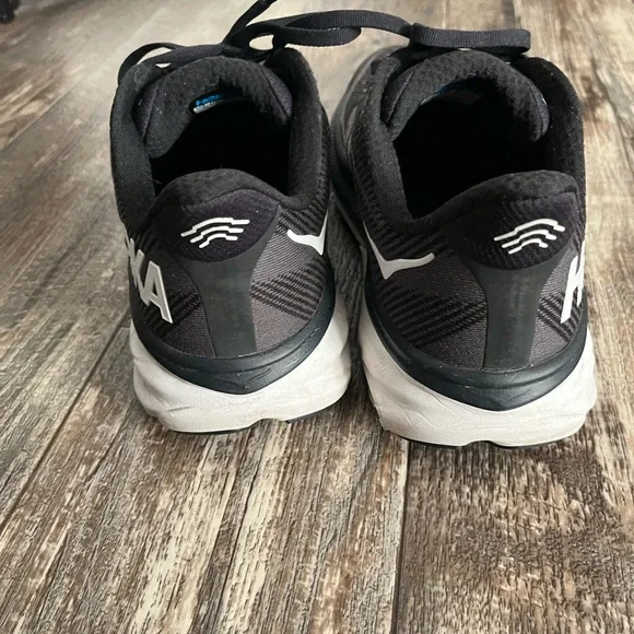 Hoka Clifton 9 Sz 10.5 - Picture 3 of 5